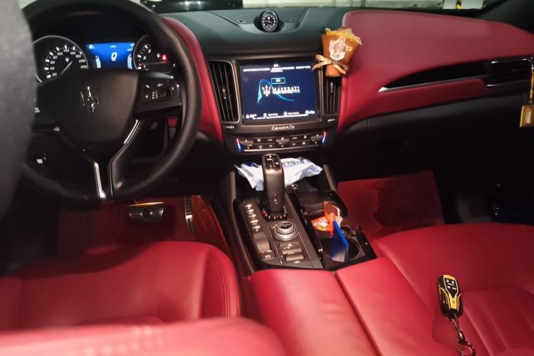 Used Maserati Levante 2019 3.0T Standard Version China VI Center Console