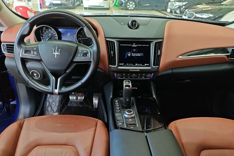 Used Maserati Levante 2019 3.0T Standard Version China V Emission Standard Center Console