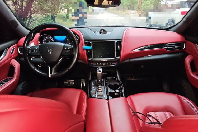 Used Maserati Levante 2019 3.0T Standard Version China VI Center Console