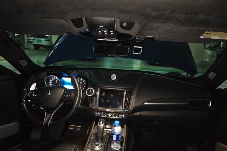 Used Maserati Levante 2019 3.8T GTS Center Console