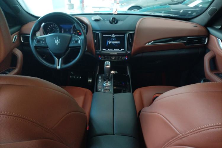 Used Maserati Levante 2019 3.0T Standard Version China VI Center Console