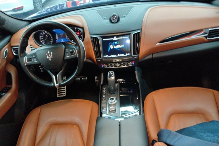 Used Maserati Levante 2019 3.0T Standard Version China VI Center Console