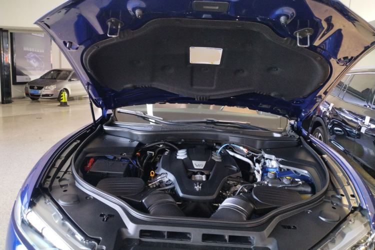 Used Maserati Levante 2019 3.0T Standard Version China VI Engine Bay