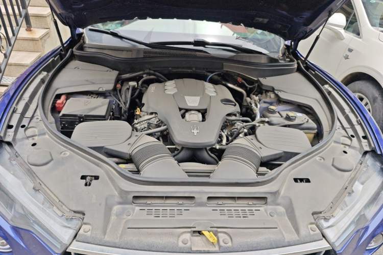 Used Maserati Levante 2019 3.0T Standard Version China VI Engine Bay