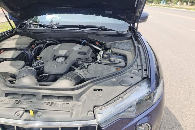 Used Maserati Levante 2019 3.0T Standard Version China VI Engine Bay Left