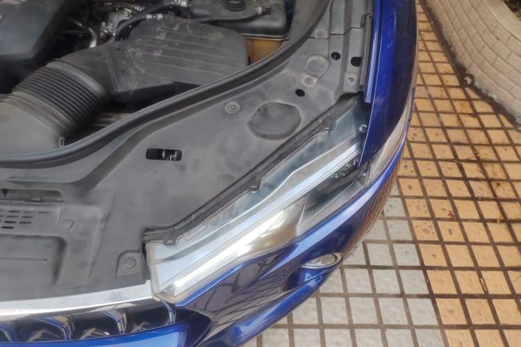 Used Maserati Levante 2019 3.0T Standard Version China VI Engine Bay Left