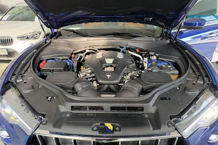 Used Maserati Levante 2019 3.0T Standard Version China VI Engine Bay