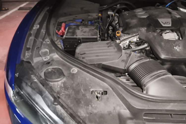 Used Maserati Levante 2019 3.0T Standard Version China VI Engine Bay Right