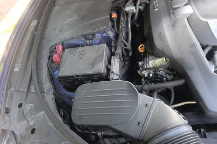 Used Maserati Levante 2019 3.0T Standard Version China VI Engine Bay Right