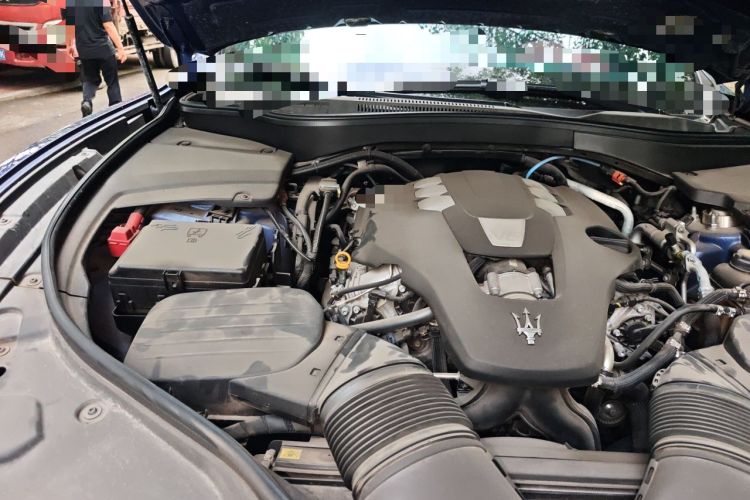 Used Maserati Levante 2019 3.0T Standard Version China VI Engine Bay Right