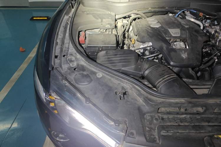 Used Maserati Levante 2019 3.0T Standard Version China V Emission Standard Engine Bay Right