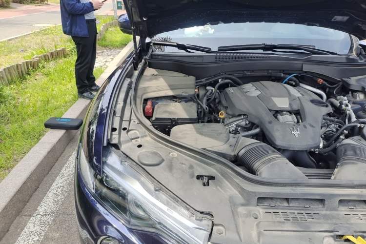 Used Maserati Levante 2019 3.0T Standard Version China VI Engine Bay Right