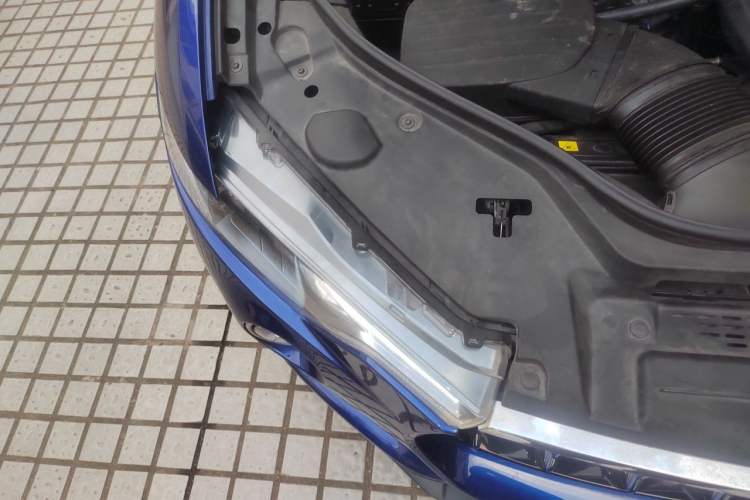 Used Maserati Levante 2019 3.0T Standard Version China VI Engine Bay Right