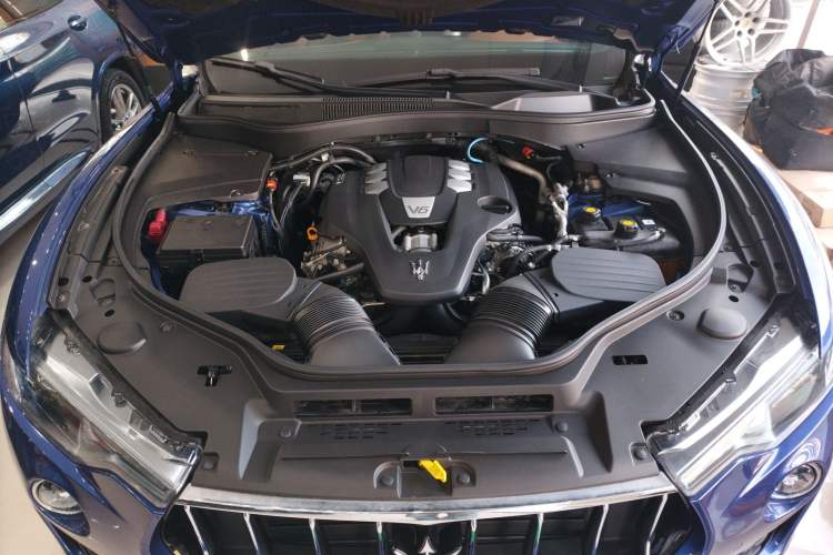 Used Maserati Levante 2019 3.0T Standard Version China VI Engine Bay