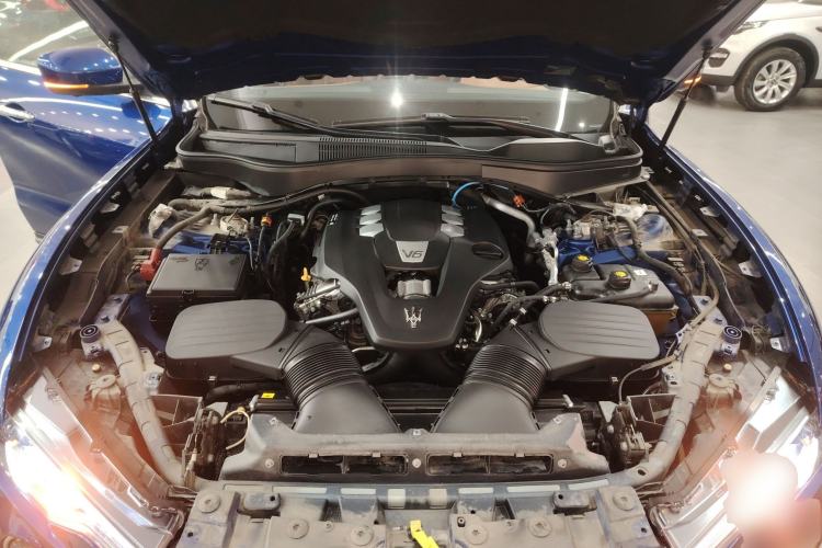 Used Maserati Levante 2019 3.0T Standard Version China VI Engine Bay
