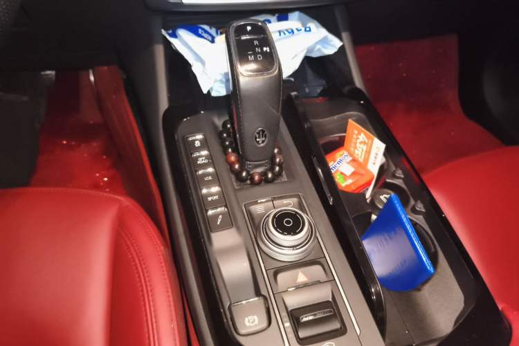 Used Maserati Levante 2019 3.0T Standard Version China VI Gear Lever