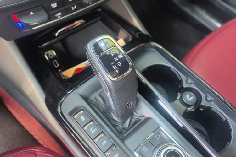 Used Maserati Levante 2019 3.0T Standard Version China VI Gear Lever