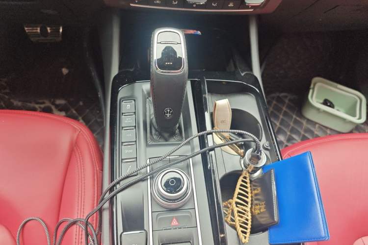 Used Maserati Levante 2019 3.0T Standard Version China VI Gear Lever