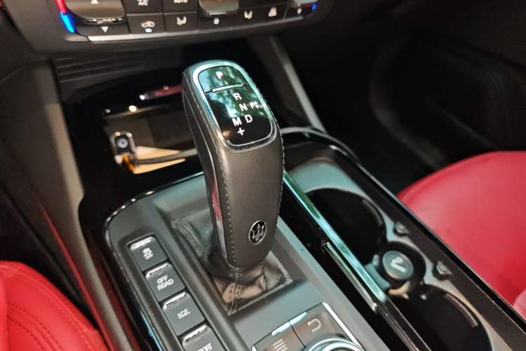 Used Maserati Levante 2019 3.0T Standard Version China VI Gear Lever