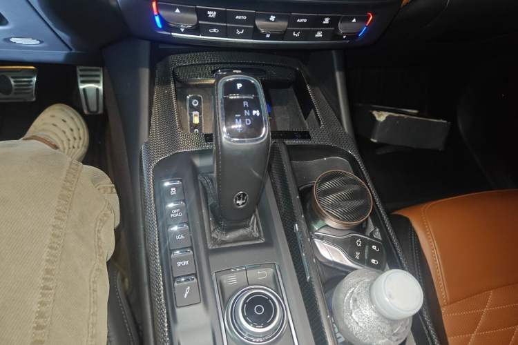 Used Maserati Levante 2019 3.0T Standard Version China V Emission Standard Gear Lever