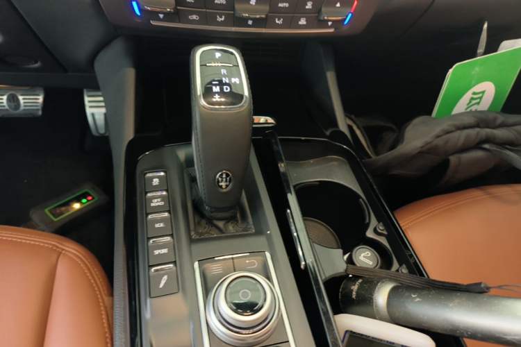 Used Maserati Levante 2019 3.0T Standard Version China VI Gear Lever