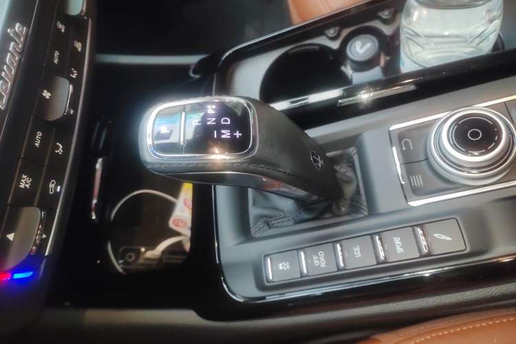 Used Maserati Levante 2019 3.0T Standard Version China VI Gear Lever