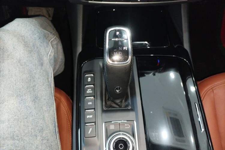 Used Maserati Levante 2019 3.0T Standard Version China VI Gear Lever