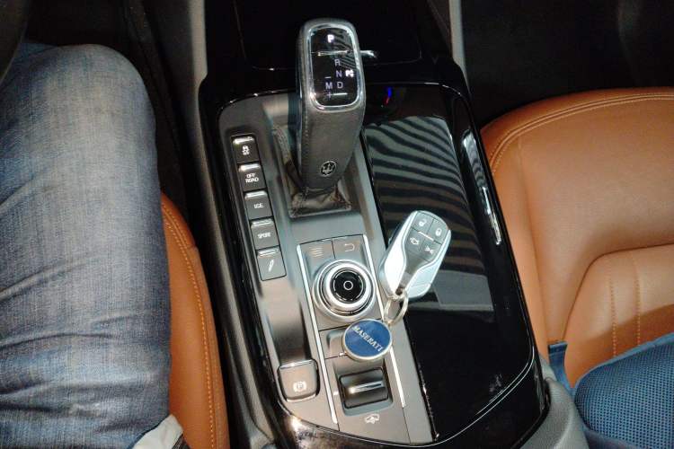 Used Maserati Levante 2019 3.0T Standard Version China VI Gear Lever