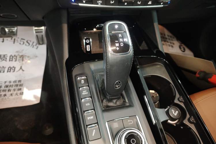Used Maserati Levante 2019 3.0T Standard Version China VI Gear Lever