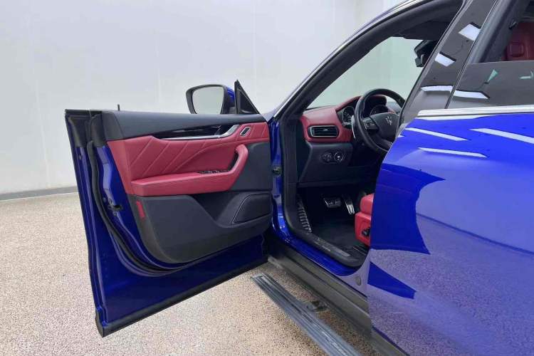 Used Maserati Levante 2019 3.0T Standard Version China VI Interior 10