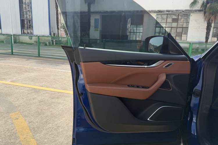 Used Maserati Levante 2019 3.0T Standard Version China VI Interior 10