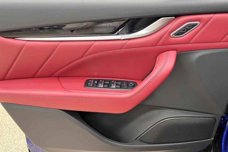 Used Maserati Levante 2019 3.0T Standard Version China VI Interior 11