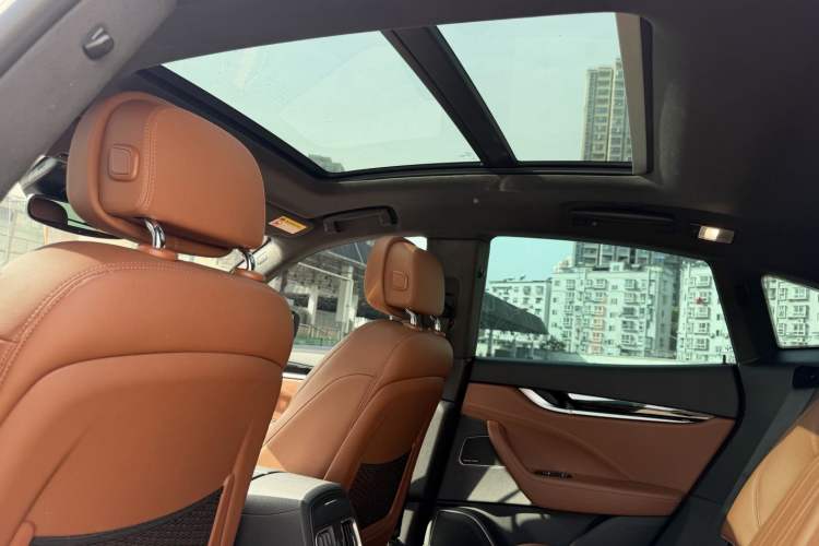 Used Maserati Levante 2019 3.0T Standard Version China VI Interior 11