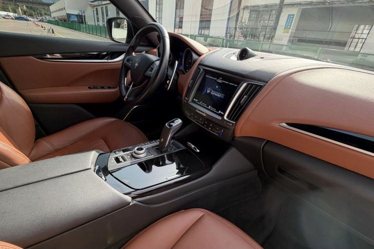 Used Maserati Levante 2019 3.0T Standard Version China VI Interior 5