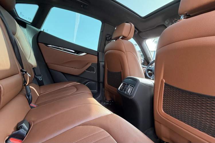 Used Maserati Levante 2019 3.0T Standard Version China VI Interior 6