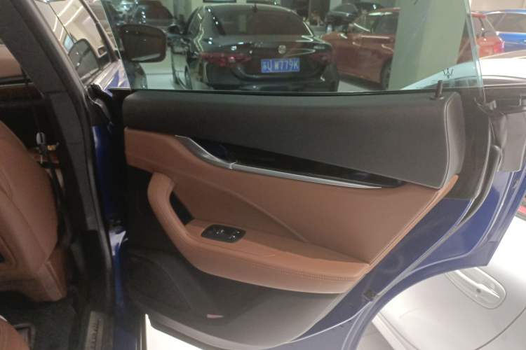 Used Maserati Levante 2019 3.0T Standard Version China VI Interior 6