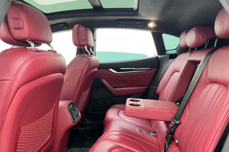 Used Maserati Levante 2019 3.0T Standard Version China VI Interior 7
