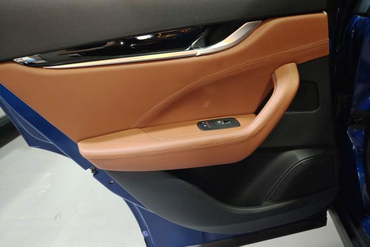 Used Maserati Levante 2019 3.0T Standard Version China VI Interior 8