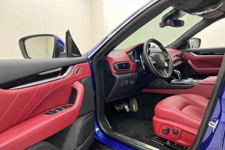 Used Maserati Levante 2019 3.0T Standard Version China VI Interior 8