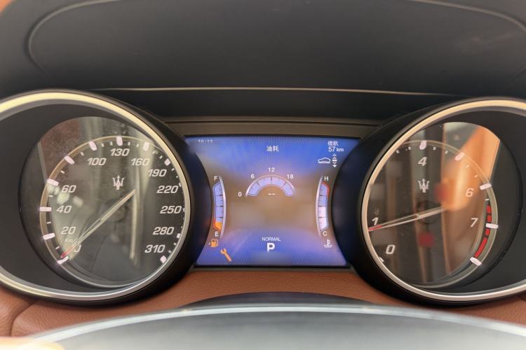 Used Maserati Levante 2019 3.0T Standard Version China VI Interior 9