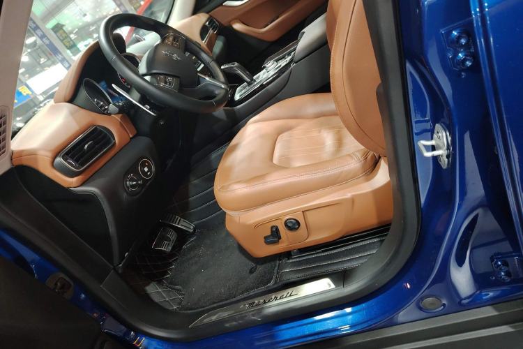 Used Maserati Levante 2019 3.0T Standard Version China VI Left Front Seat