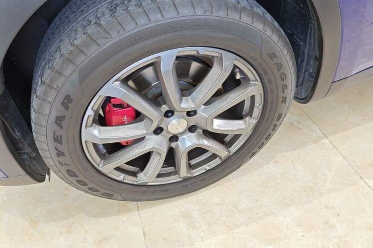 Used Maserati Levante 2019 3.0T Standard Version China V Emission Standard Left Front Wheel Hub