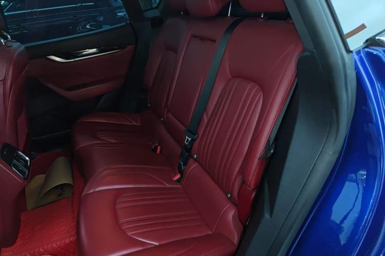 Used Maserati Levante 2019 3.0T Standard Version China VI Left Rear Seat