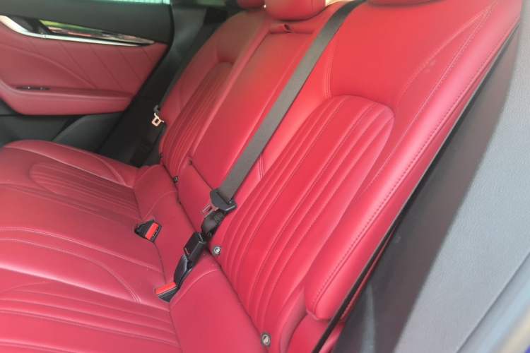 Used Maserati Levante 2019 3.0T Standard Version China VI Left Rear Seat