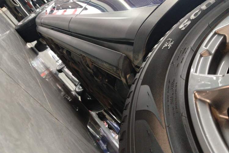 Used Maserati Levante 2019 3.0T Standard Version China VI Left Side Sill