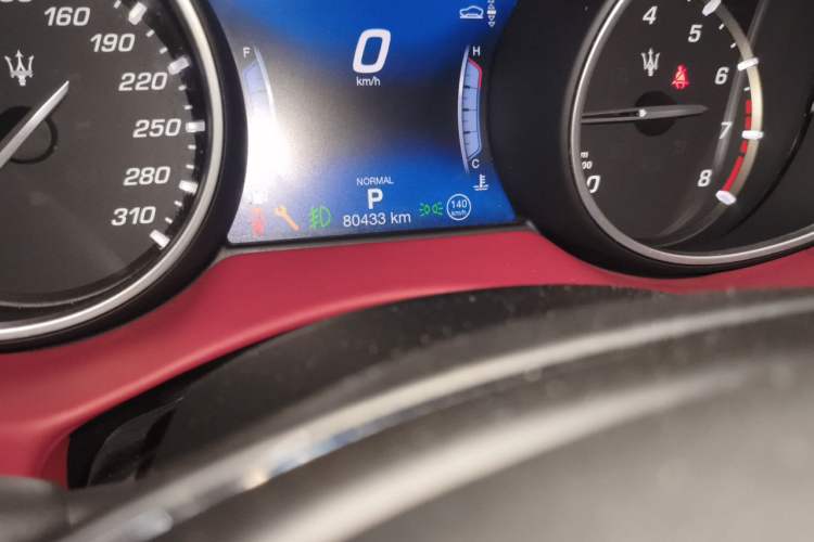 Used Maserati Levante 2019 3.0T Standard Version China VI Odometer Close Up