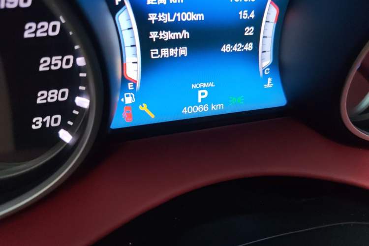 Used Maserati Levante 2019 3.0T Standard Version China VI Odometer Close Up