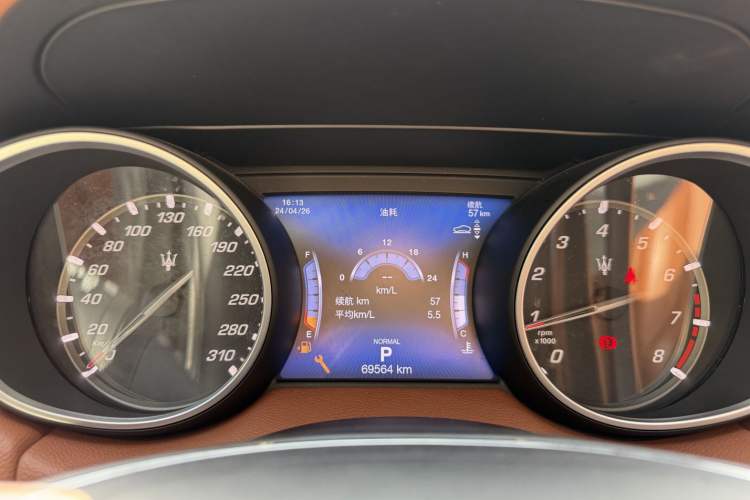 Used Maserati Levante 2019 3.0T Standard Version China VI Odometer Close Up