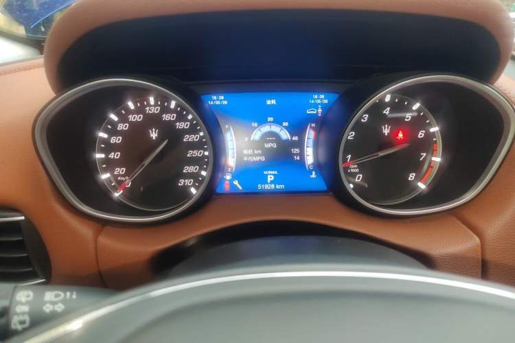 Used Maserati Levante 2019 3.0T Standard Version China VI Odometer Close Up