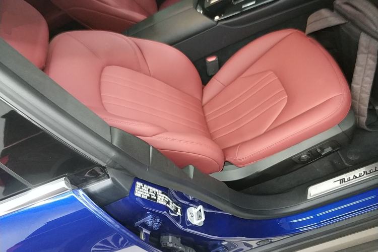 Used Maserati Levante 2019 3.0T Standard Version China VI Right Front Seat